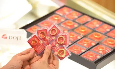 Giá vàng hôm nay 30/3: Dịch bệnh lan tràn, vàng tăng sức mạnh