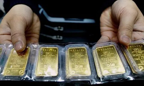 Giá vàng trong nước sáng 17/3 lao dốc, vẫn đắt hơn 4,5 triệu đồng/lượng so với thế giới