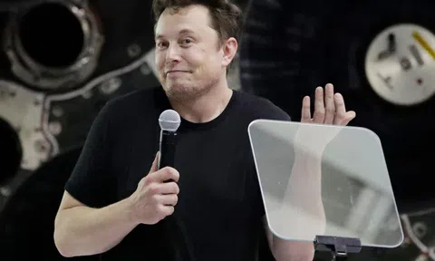 Elon Musk: 'Vào đại học chỉ là cho vui'