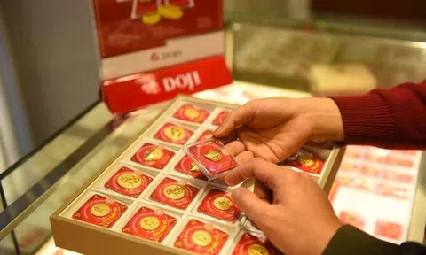Giá vàng hôm nay 31/3: Tiến đều và chắc, vững vàng đỉnh giá