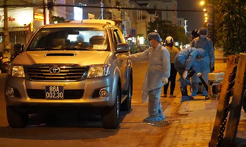 'Bệnh nhân 34' đi Mỹ cùng 18 người