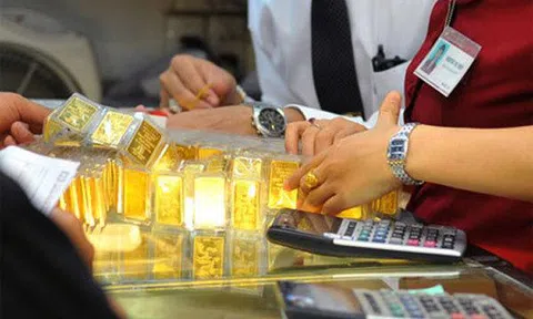 Giá vàng hôm nay 13/3, đua nhau bán tháo, vàng lao dốc