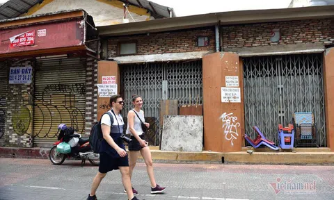 Cảnh lạ giữa phố lớn Sài Gòn, hàng quán đồng loạt đóng cửa