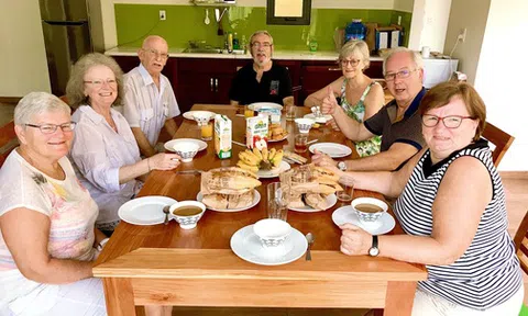 'Khu cách ly vui vẻ': 'Trời ơi, tôi thấy ở đây mọi thứ còn xịn hơn châu Âu'