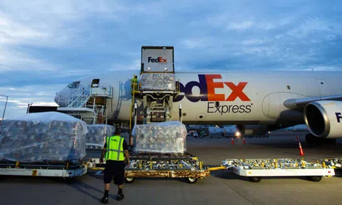 Reuters: Việt Nam thách thức vị trí độc tôn của Trung Quốc trên mặt trận 'ngoại giao dịch bệnh'