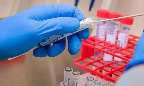 Anh đòi Trung Quốc hoàn tiền mua 3,5 triệu bộ xét nghiệm lỗi