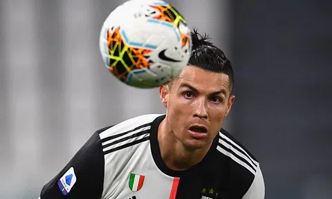 Cristiano Ronaldo sắp trở thành tỷ phú USD