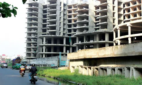 Nhiều doanh nghiệp địa ốc đã 'cạn tiền'