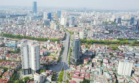 Dân chờ mua giá rẻ, nhà đầu tư “cắt lỗ” khiến bất động sản khó càng khó