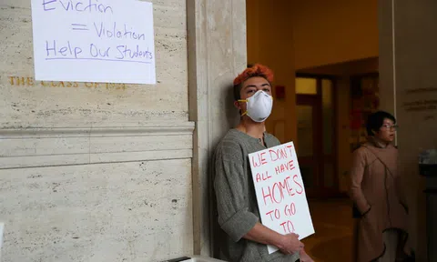 'Giấc mơ Mỹ' của du học sinh sụp đổ: Hết tiền, không chỗ ở, đi xin ăn