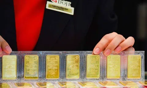 Giá vàng hôm nay 3/4: Thất nghiệp gia tăng, vàng tăng vọt