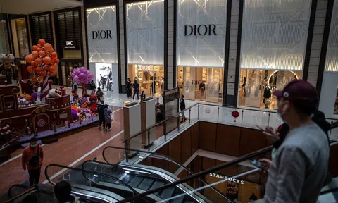 Các nhà máy Trung Quốc hoạt động trở lại nhưng khách hàng biến mất