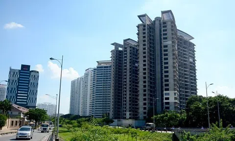Ngân hàng ồ ạt bán nhà đất cầm cố, hạ giá mãi chẳng ai mua