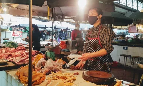 Gà mua 8 ngàn bán 60 ngàn/kg, buôn lợn lãi 3,5 triệu/con