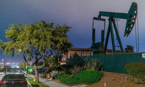 Thế giới sắp hết kho chứa, nguy cơ giá dầu xuống dưới 0