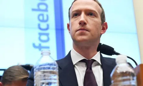 Facebook bắt đầu kiểm soát quyền lực của Mark Zuckerberg
