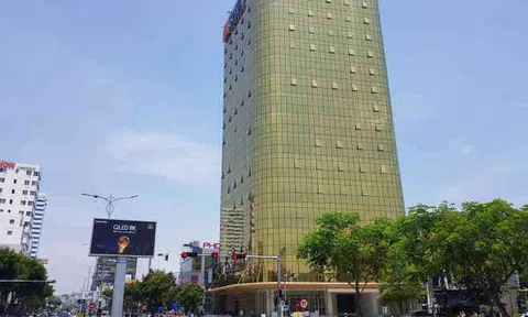 Cận cảnh 2 tòa nhà kính vàng đang gây xôn xao dư luận Đà Nẵng