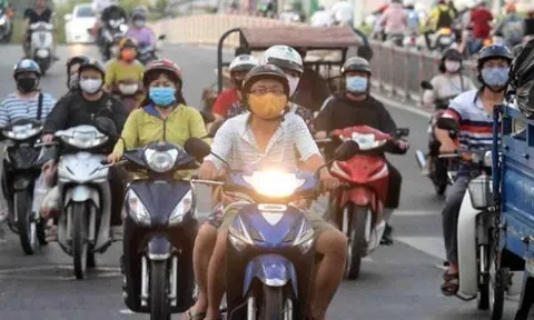 Nhìn những hình ảnh này sẽ hiểu vì sao phải bật đèn xe máy ban ngày