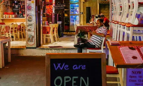 Tiểu thương Bùi Viện: 'Ít khách vẫn trả mỗi tháng 100 triệu mặt bằng'