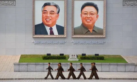 Triều Tiên tạm gỡ ảnh hai cựu lãnh đạo khỏi quảng trường lớn