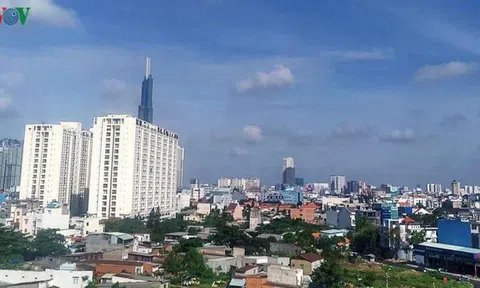 Do dịch Covid-19, nhiều nhà đầu tư bất động sản 'co vốn' chờ đợi