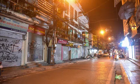 Hàng quán phố cổ thi nhau sang nhượng, Tạ Hiện cũng chung cảnh đìu hiu