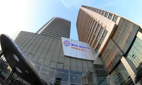 “Rất lạ” tăng lương ở EVN: Lãnh đạo tăng 35% lên 864 triệu... nhân viên 4% là 288 triệu/năm