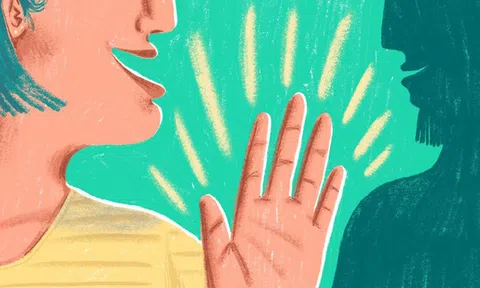 Kẻ EQ thấp thường tự khoe bản thân, còn người khôn ngoan dùng 1 câu nói khiêm tốn để xoay chuyển tình thế của mọi cuộc giao tiếp