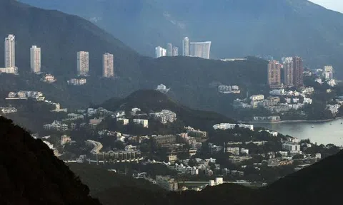 Chính phủ Mỹ bán tháo các bất động sản hàng tỷ USD ở Hong Kong