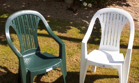 Chiếc ghế bán chạy nhất lịch sử: Thành phẩm vài USD đúc từ khuôn trị giá hàng triệu USD, bán được cả tỷ chiếc trên toàn thế giới