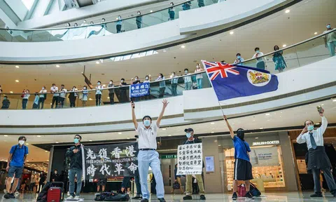 Nhiều cư dân Hồng Kông quyết định bỏ xứ ra đi theo sau luật an ninh của Trung Quốc