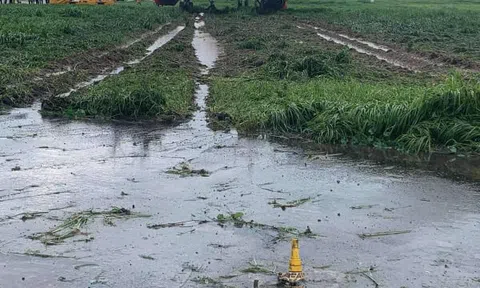 Máy bay Vietjet hạ cánh lệch đường băng Tân Sơn Nhất