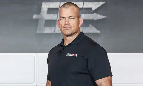 Cựu chỉ huy đặc nhiệm SEAL Mỹ đăng ảnh đồng hồ lúc 4h30 mỗi sáng lên MXH vì 1 lý do đặc biệt: Dậy sớm và kỷ luật bản thân không phải điều ngẫu nhiên có, nỗ lực mỗi ngày, thành công sẽ đến