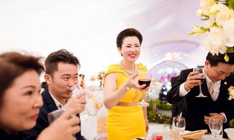 Nhan sắc quyền lực, quý phái của bà chủ tòa lâu đài lộng lẫy ở Nam Định, hóa ra là nhân vật từng rất quen trên mạng xã hội