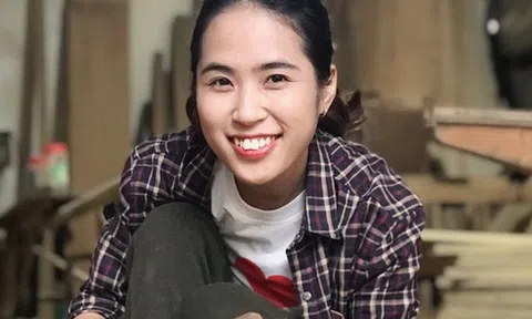 Bỏ công việc 30 triệu/tháng, mẹ trẻ về làm nghề thợ mộc để “khắc tiếp ước mơ của bố”