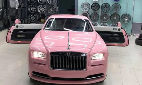Rolls-Royce Wraith hơn 30 tỷ màu hường đầu tiên ở Việt Nam là của đại gia nào?