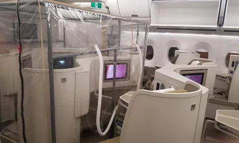 Bên trong máy bay đón 129 người dương tính Covid-19 từ Guinea Xích đạo