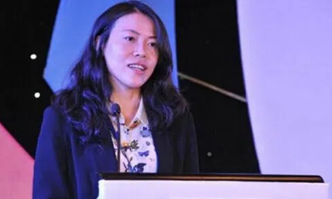 Ông Vũ vừa chia tay 'vợ bé', bà Thảo đăng ảnh thân thiết cùng lời chúc tới người đàn ông đặc biệt