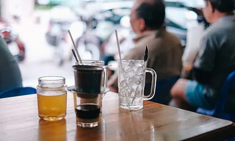 'Ghét ai thì xúi người đó mở quán cà phê khởi nghiệp'