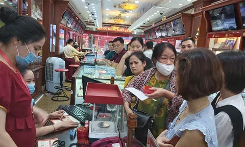 Có tiền tỷ không ôm vàng: Người than mất nửa tỷ, kẻ xót xa mất lãi mỗi ngày