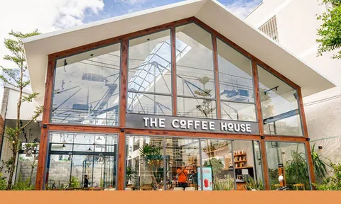 Từng tuyên bố không hợp tác với ứng dụng giao món, The Coffee House xuất hiện trên Loship, Momo