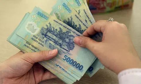 Thu nhập 50-100 triệu đồng mỗi tháng nên đầu tư gì?