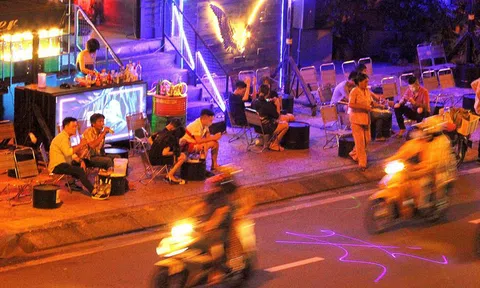 'Phát khùng' với beer club vỉa hè