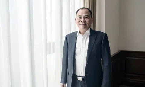 Bloomberg: Tỷ phú Vượng chấp nhận VinFast 5 năm không lãi, hy vọng 96 triệu dân Việt Nam sẽ đón nhận "cách mạng xe điện"