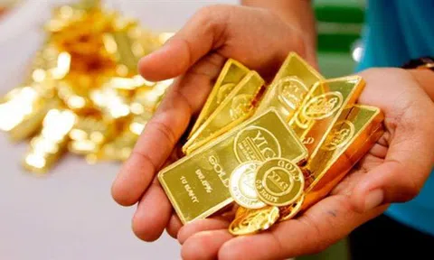 Vàng rớt thảm 100 USD sau 1 đêm, nên giữ hay bán cắt lỗ?