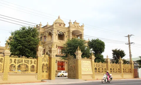 Cận cảnh biệt thự dát vàng của đại gia Thiện Soi vừa bị bắt để điều tra hành vi rửa tiền