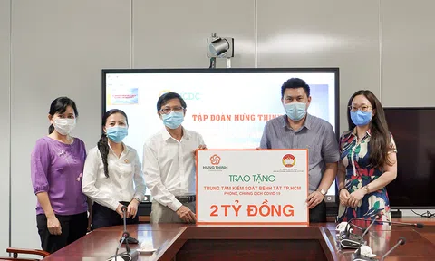 Tập đoàn Hưng Thịnh trao tặng 2 tỷ đồng cho Trung tâm Kiểm soát bệnh tật TP.HCM hỗ trợ phòng, chống dịch Covid-19