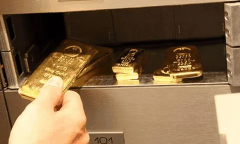 Nén đặt thứ này vào két sắt lúc nửa đêm, tài lộc sẽ ào ào đổ về như nước sông Đà