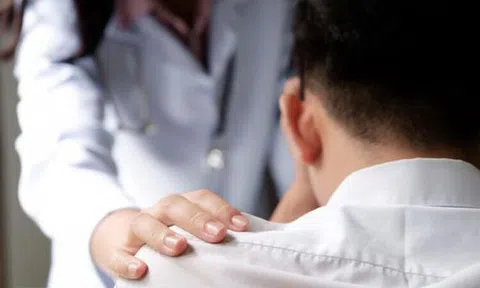 Chàng trai 26 tuổi bị ung thư giai đoạn cuối: 'Xin hãy coi tôi như một lời cảnh báo, đừng phạm những sai lầm này nữa'