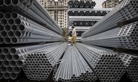 Sắt, thép Trung Quốc ồ ạt nhập vào Việt Nam trong cơn sốt giá